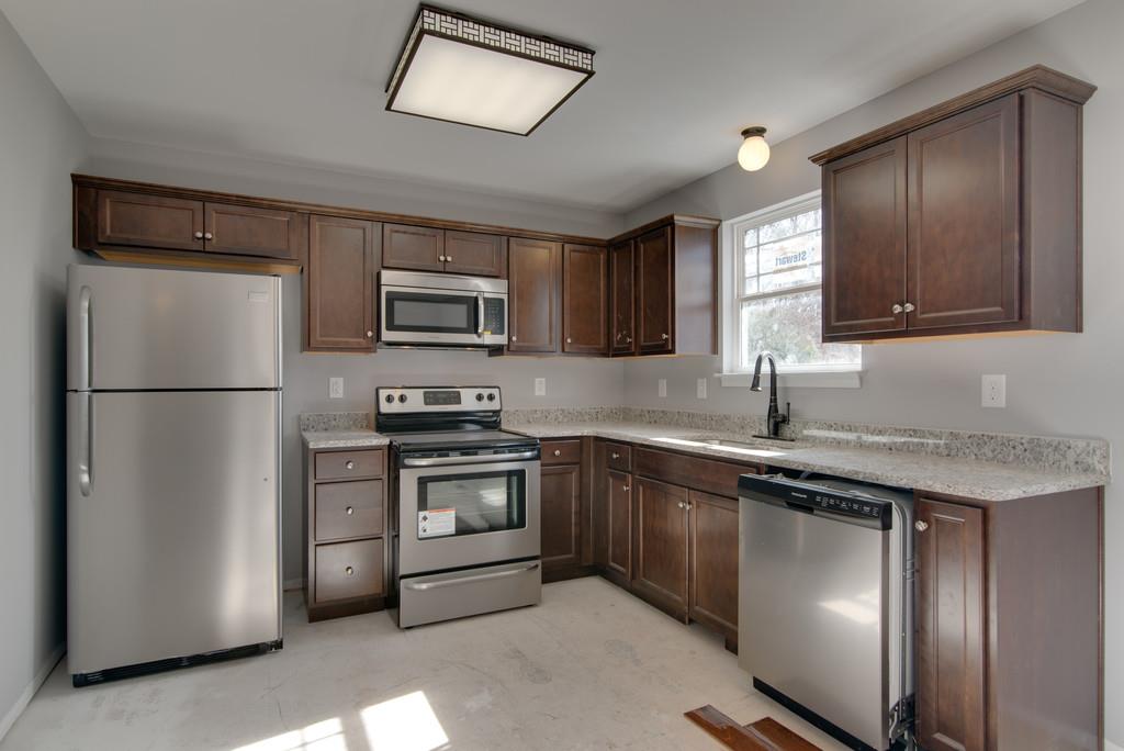 992 Hooper Road Charlotte, TN 37036 - Photo 5 of 24 Gallery Image 5