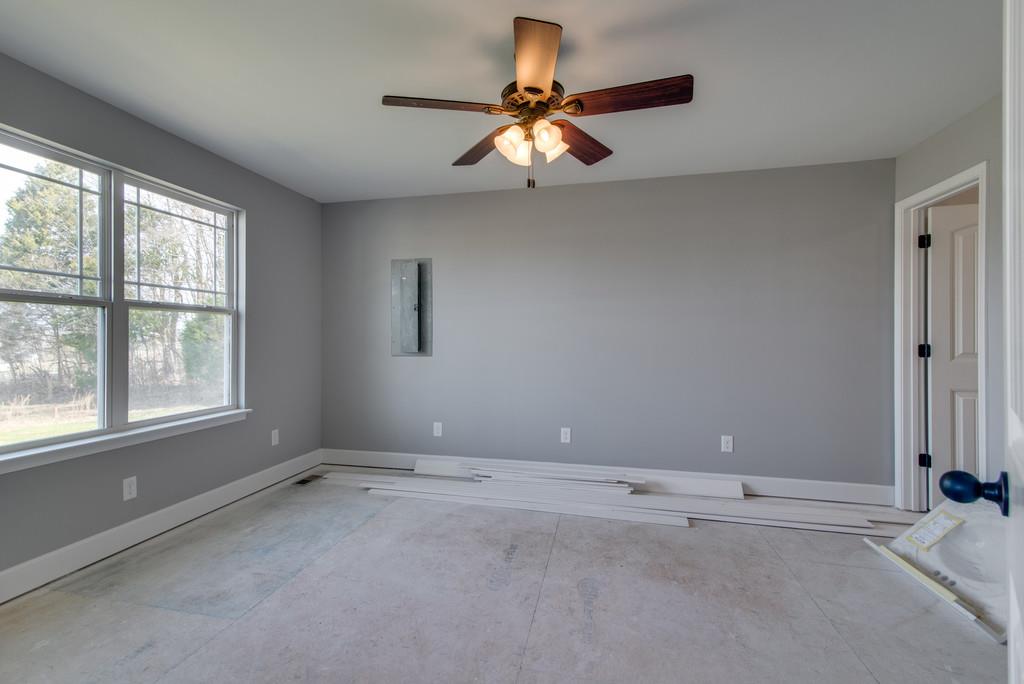 992 Hooper Road Charlotte, TN 37036 - Photo 8 of 24 Gallery Image 8