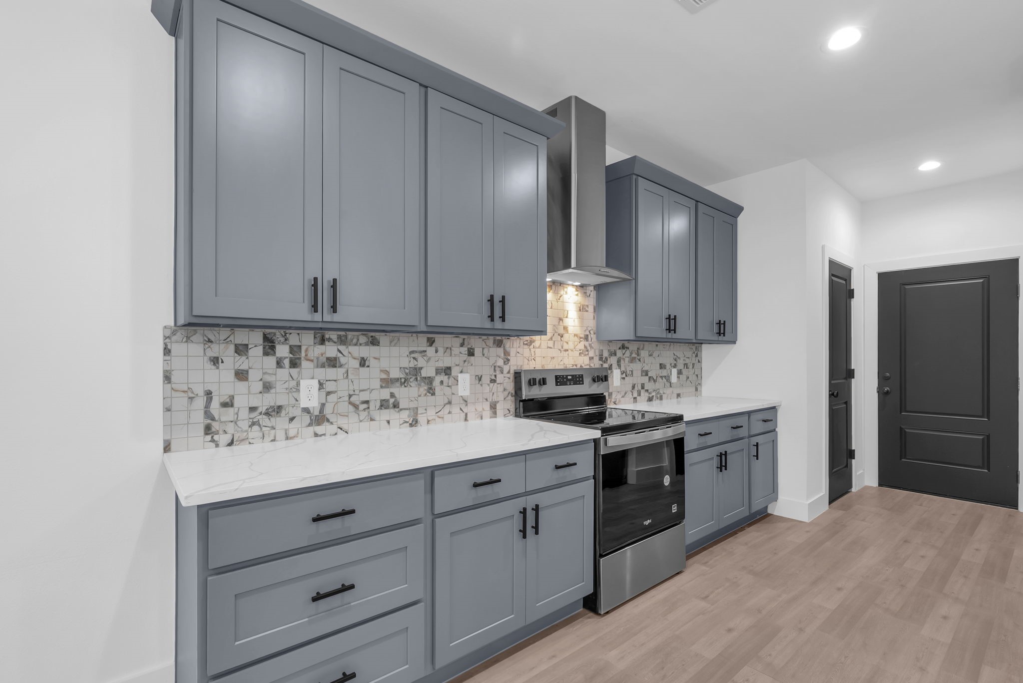 8136 Chateau Street Houston, TX 77028 - Photo 10 of 46 Backsplash