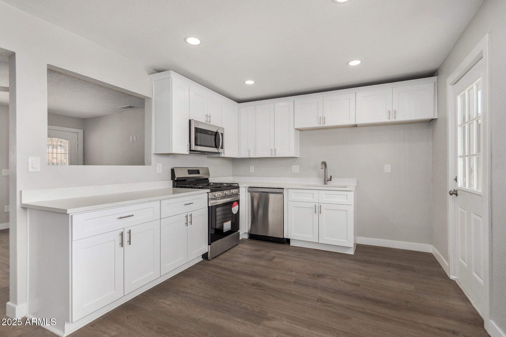 3933 West Nancy Lane Phoenix, AZ 85041 - Photo 14 of 33 14 - Nancy