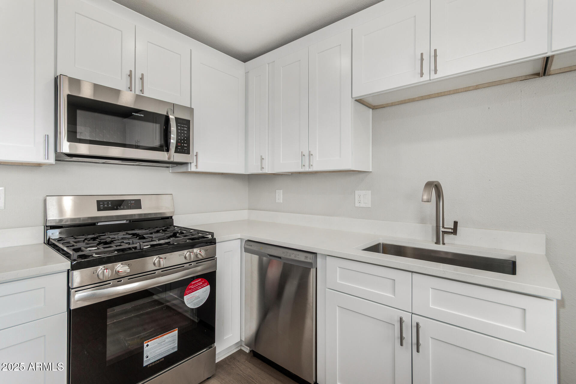 3933 West Nancy Lane Phoenix, AZ 85041 - Photo 16 of 33 16 - Nancy