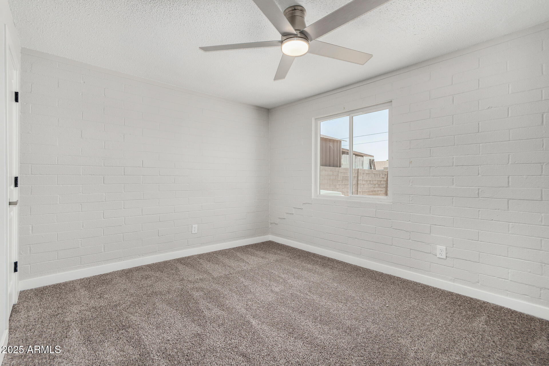 3933 West Nancy Lane Phoenix, AZ 85041 - Photo 17 of 33 25 - Nancy