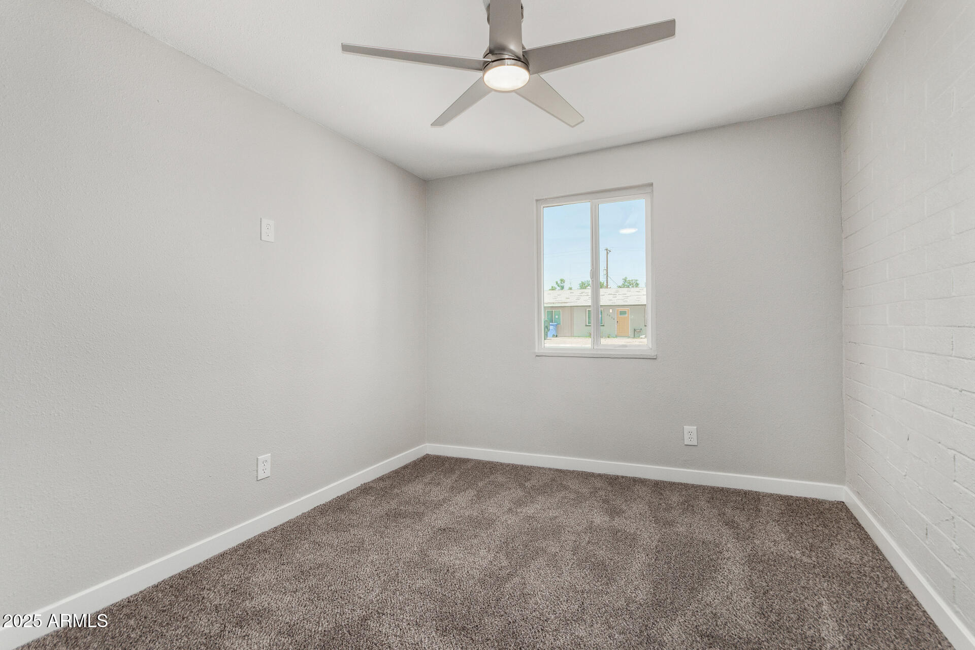 3933 West Nancy Lane Phoenix, AZ 85041 - Photo 20 of 33 17 - Nancy