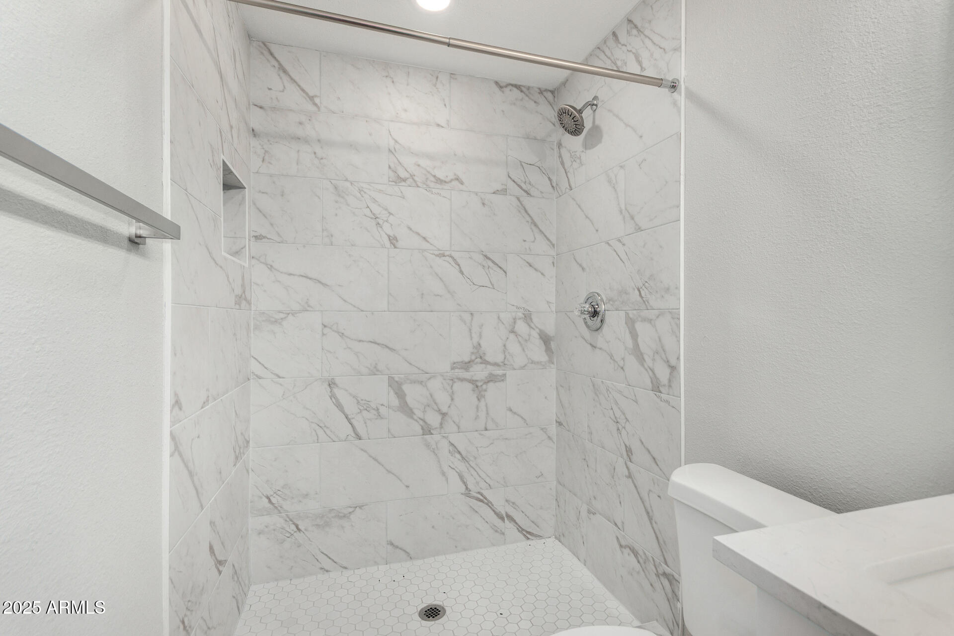 3933 West Nancy Lane Phoenix, AZ 85041 - Photo 27 of 33 20 - Nancy