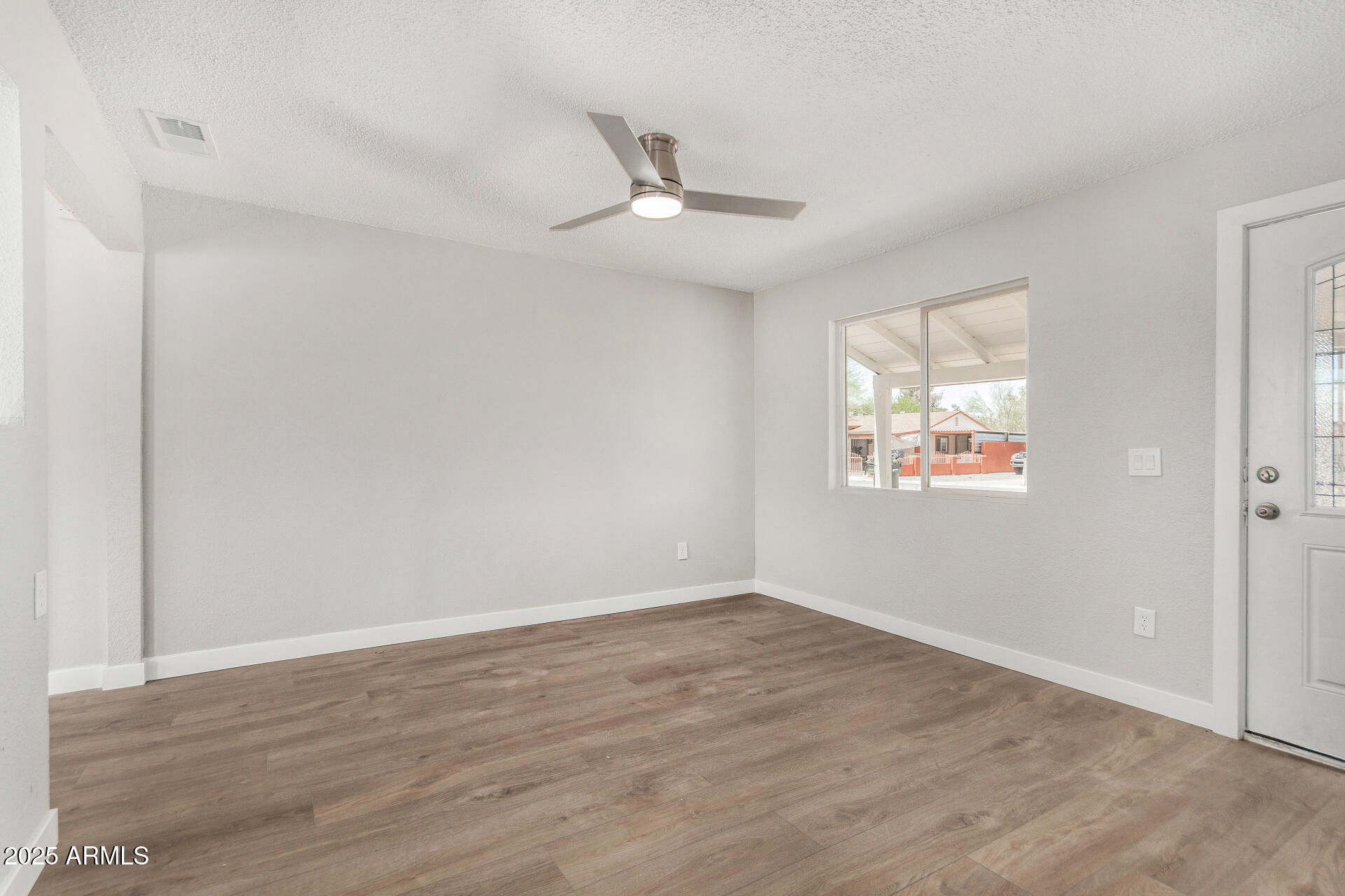 3933 West Nancy Lane Phoenix, AZ 85041 - Photo 9 of 33 09 - Nancy