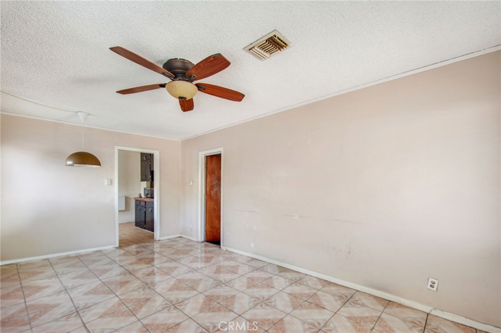 1802 West 153rd Street Compton, CA 90220 - Photo 4 of 20