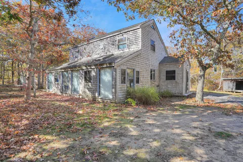 $950,000 | 25 Vineyard Meadow Farms Road, West Tisbury, MA 02568