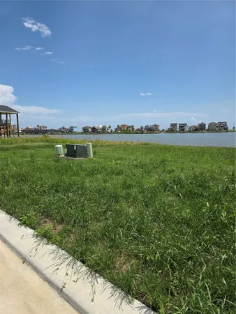 $175,000 | 1422 Windmill Harbour Drive, Seabrook, TX 77586