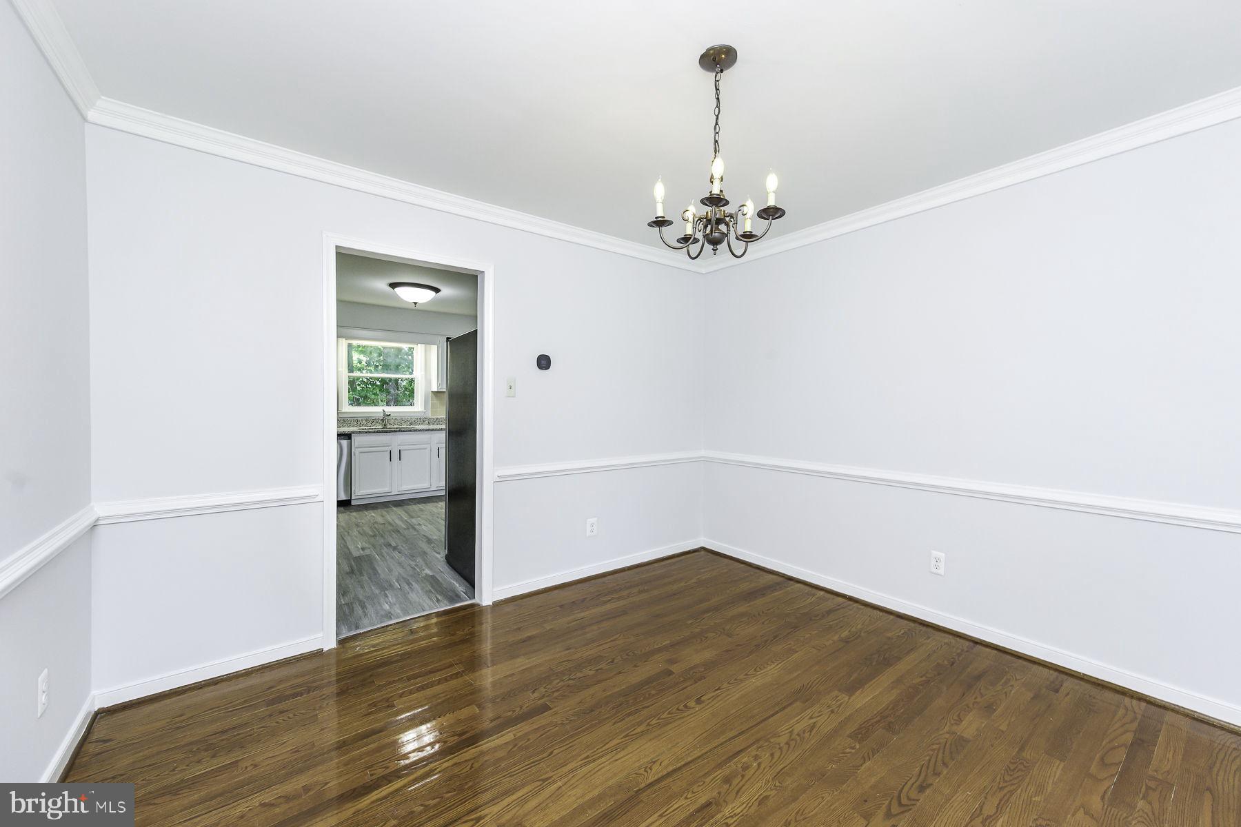 9281 Drawbridge Road Mechanicsville, VA 23116 - Photo 8 of 43 Bright and airy dining space awaits.