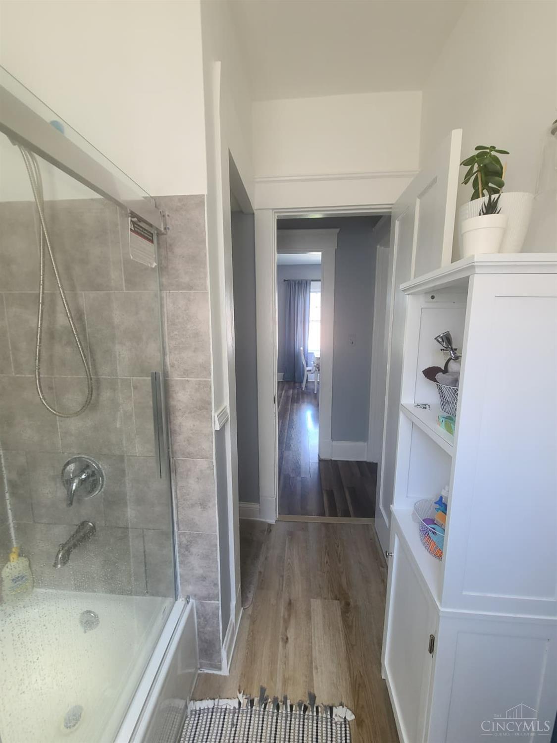 891 Ridgeway Avenue Cincinnati, OH 45229 - Photo 18 of 25