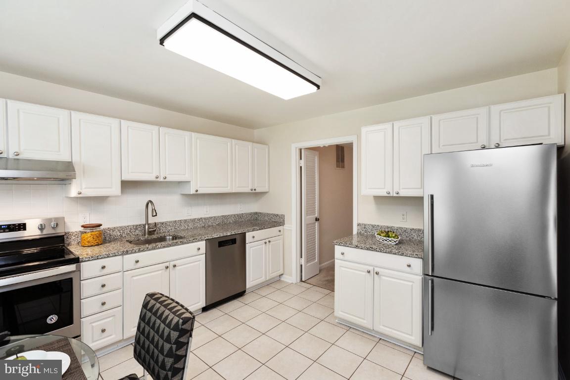 3815 Ferrara Drive Silver Spring, MD 20906 - Photo 6 of 39