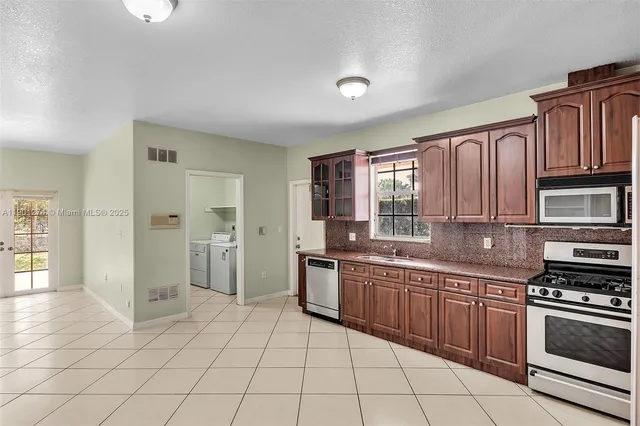 $3,500,000 | 279 Northwest 119th Avenue, Miami, FL 33182