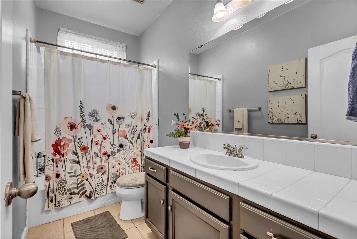 952 Privilege Way Lemoore, CA 93245 - Photo 14 of 23