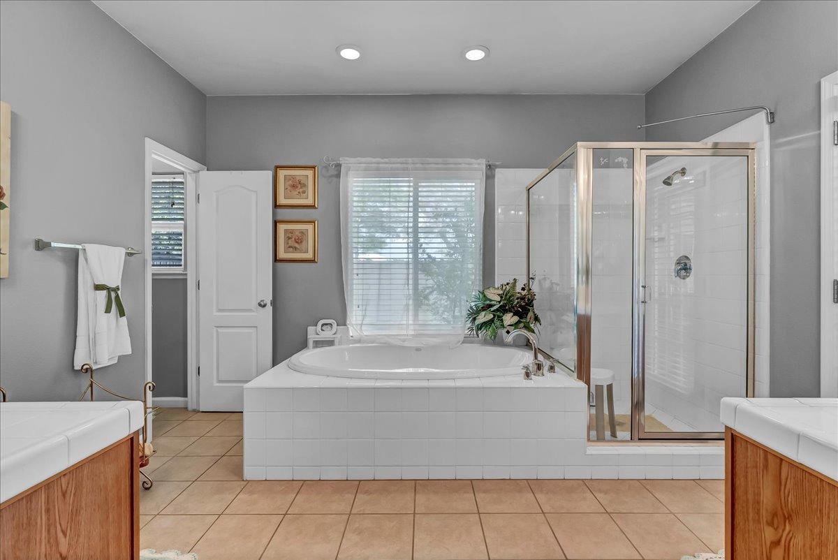 952 Privilege Way Lemoore, CA 93245 - Photo 17 of 23