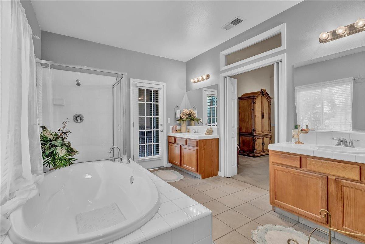 952 Privilege Way Lemoore, CA 93245 - Photo 18 of 23