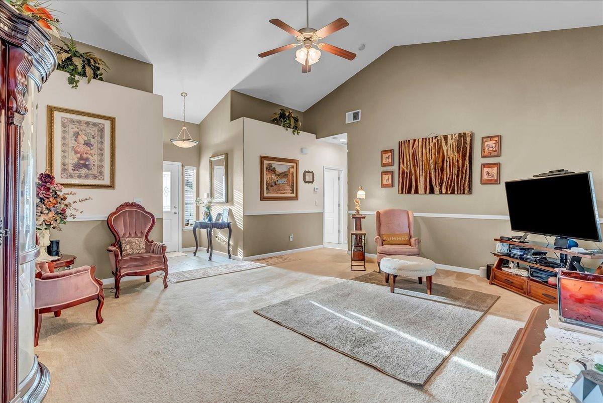 952 Privilege Way Lemoore, CA 93245 - Photo 7 of 23