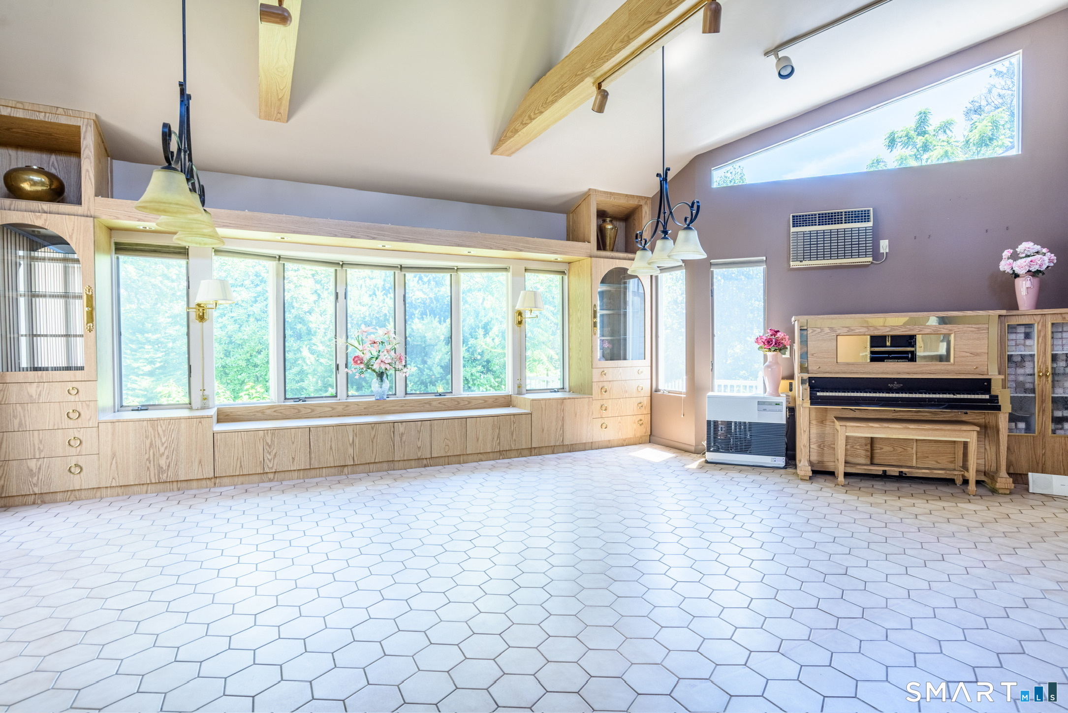 142 Williams Road Trumbull, CT 06611 - Photo 8 of 40