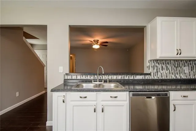 $1,695 | 926 Walnut Street, Burleson, TX 76028