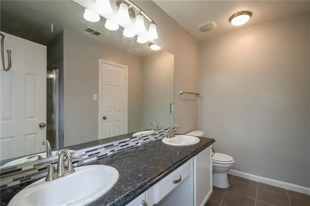 $1,695 | 926 Walnut Street, Burleson, TX 76028