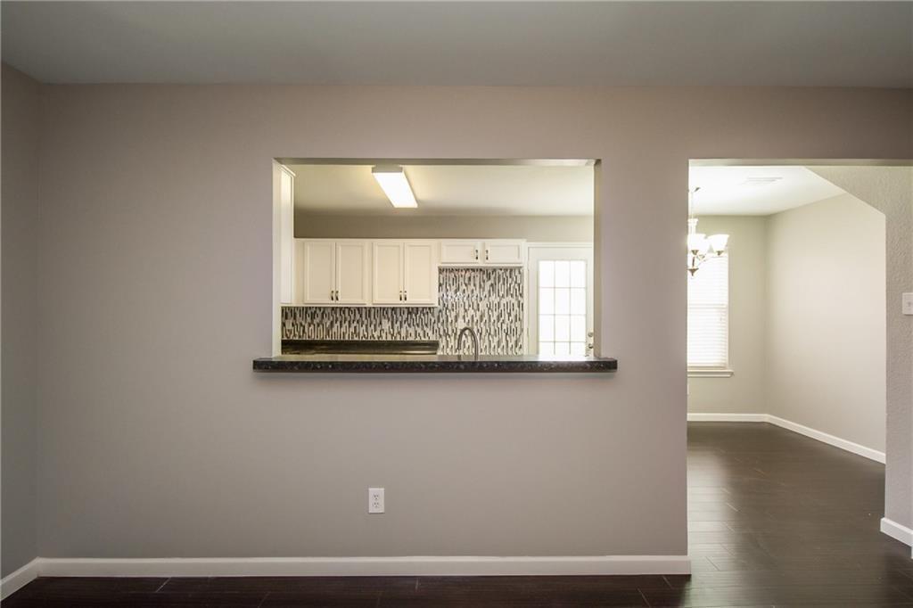 926 Walnut Street Burleson, TX 76028 - Photo 8 of 17