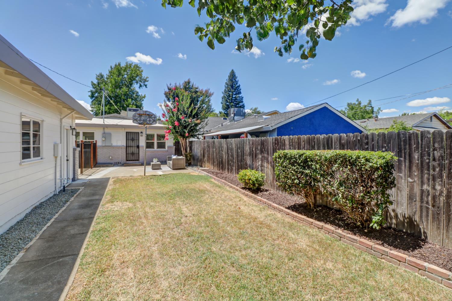 3819 Kroy Way Sacramento, CA 95820 - Photo 34 of 42