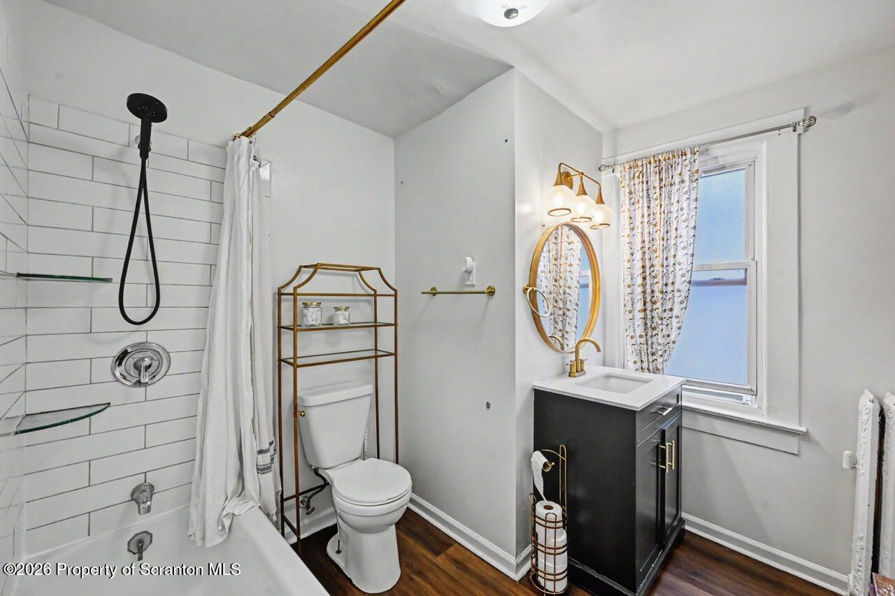 933 Fisk Street Scranton, PA 18509 - Photo 42 of 63 Full Bathroom