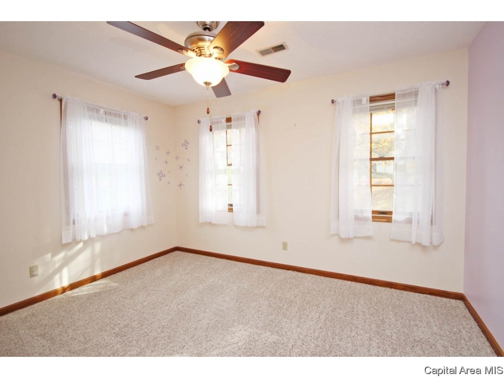 5 Williamsburg Road Sherman, IL 62684 - Photo 18 of 35 Gallery Image 18