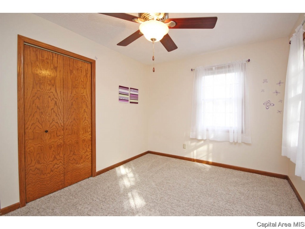 5 Williamsburg Road Sherman, IL 62684 - Photo 19 of 35 Gallery Image 19
