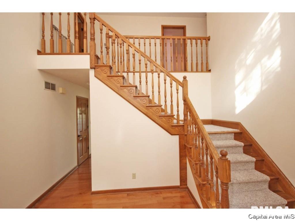5 Williamsburg Road Sherman, IL 62684 - Photo 2 of 35 Gallery Image 2