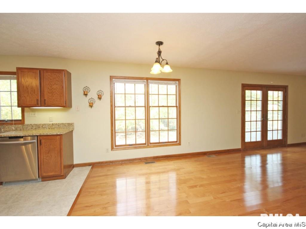 5 Williamsburg Road Sherman, IL 62684 - Photo 9 of 35 Gallery Image 9