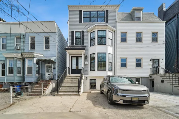 $1,895,000 | 20 Elizabeth Street, Jersey City, NJ 07306