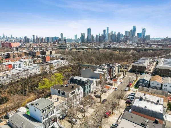 $1,895,000 | 20 Elizabeth Street, Jersey City, NJ 07306