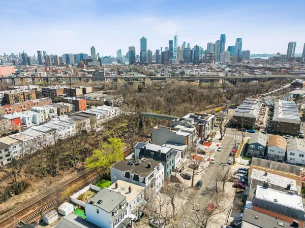 $1,895,000 | 20 Elizabeth Street, Jersey City, NJ 07306