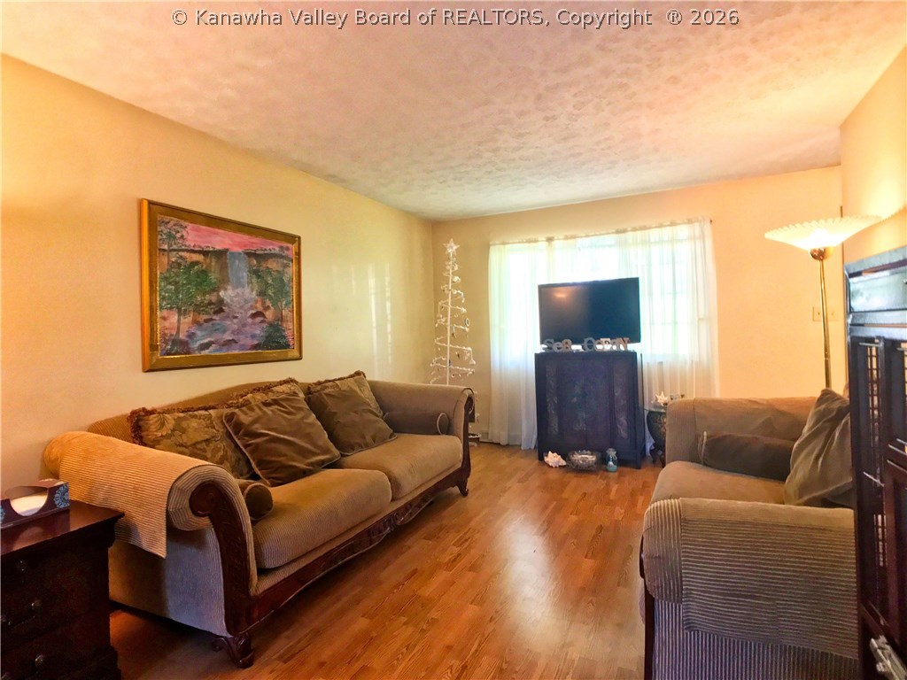 17 Barrington Road Nitro, WV 25143 - Photo 5 of 27 Gallery Image 5