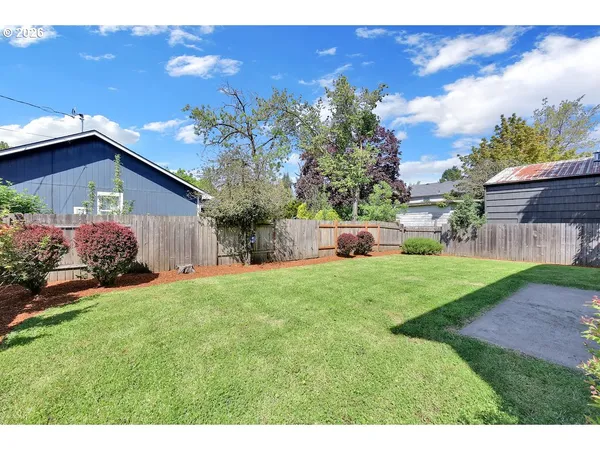 $497,500 | 654 North Garden Way, Eugene, OR 97401