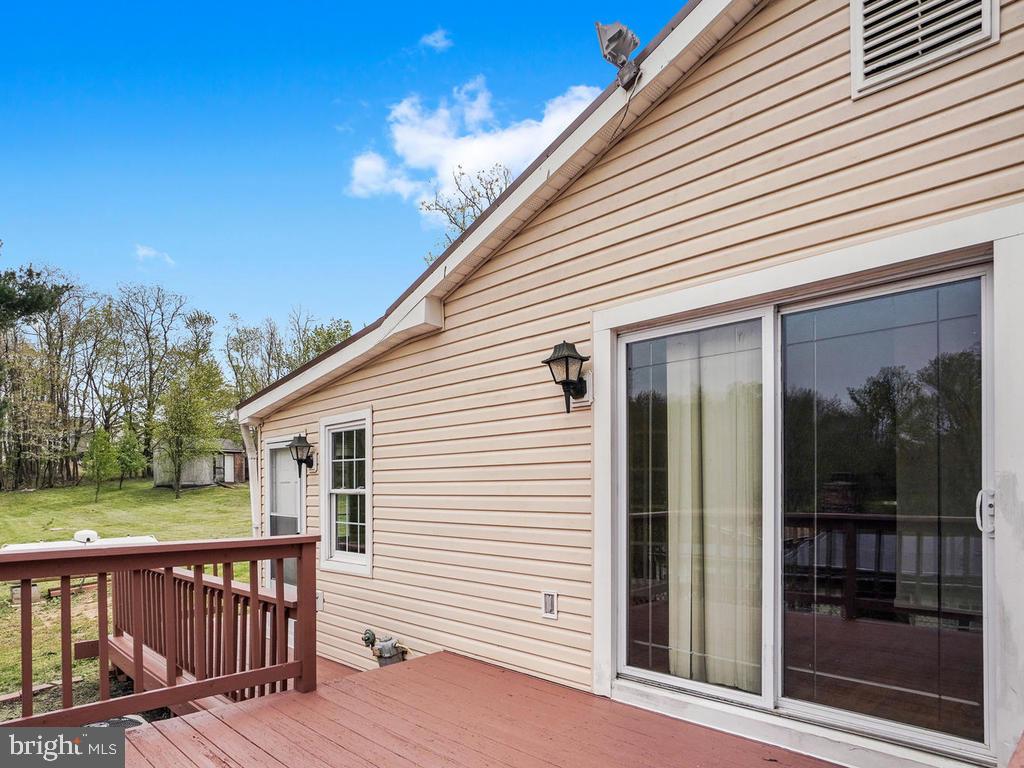 7153 Linganore Road New Market, MD 21774 - Photo 17 of 19 Deck