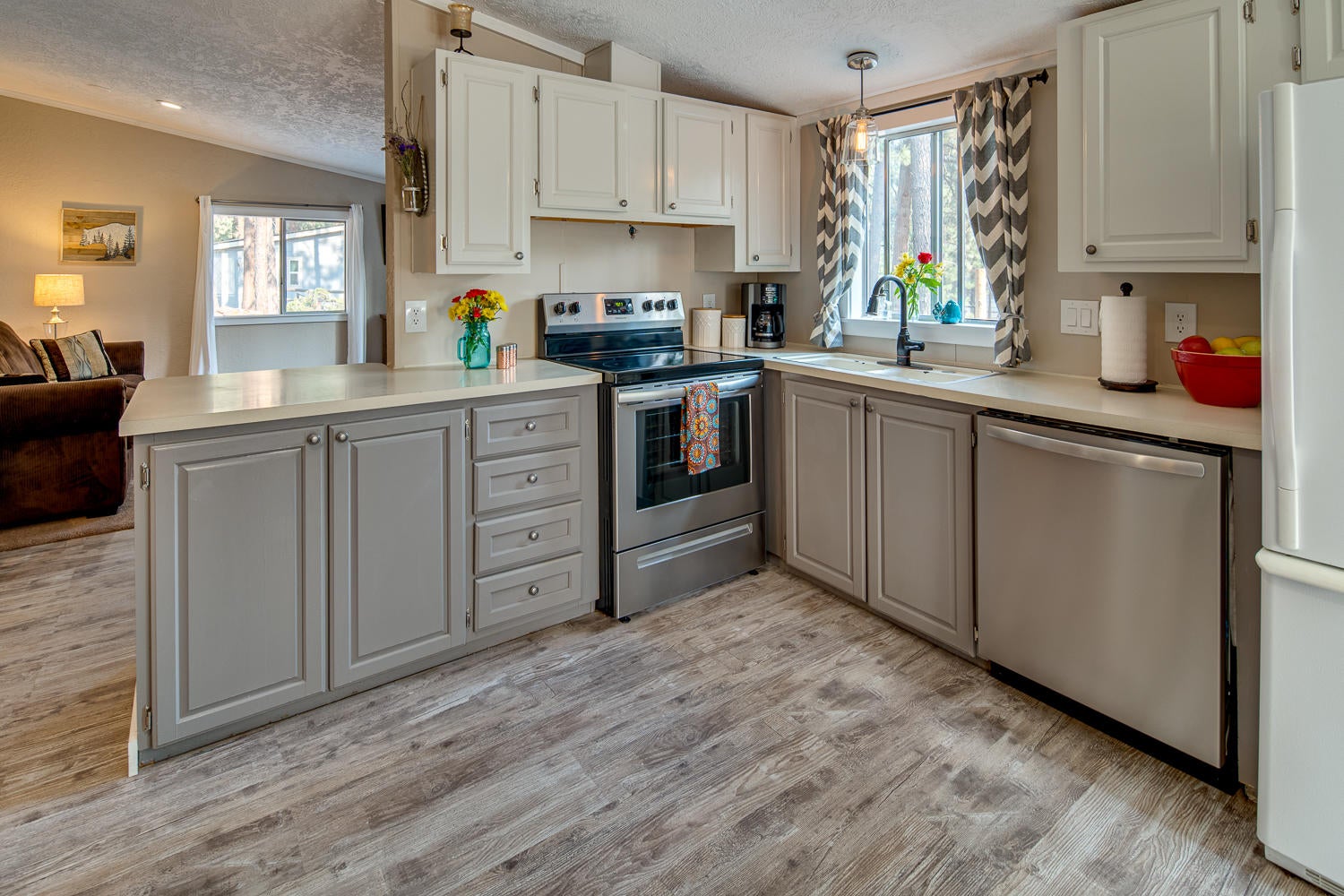 19197 Kiowa Road Bend, OR 97702 - Photo 19 of 32 Kitchen