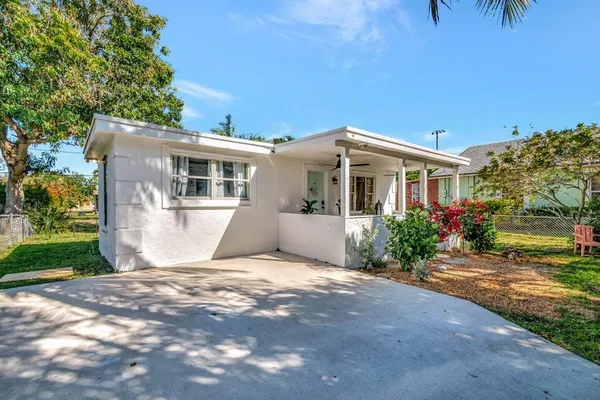 $4,500 | 237 Southwest 3rd Avenue, Delray Beach, FL 33444