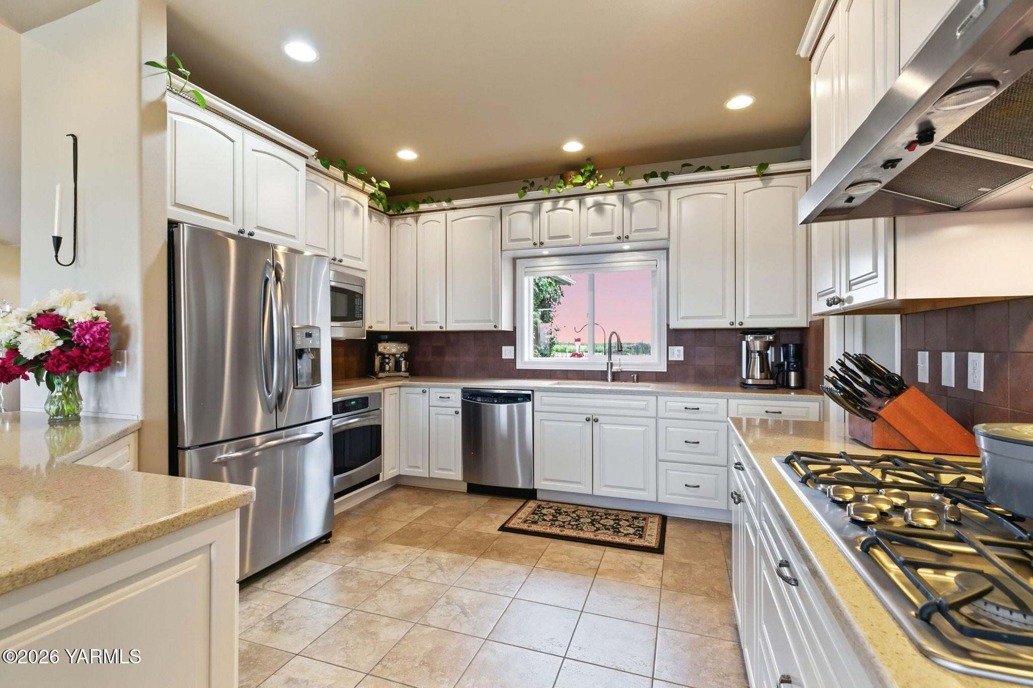 6360 Naches Heights Road Yakima, WA 98908 - Photo 24 of 38 Kitchen