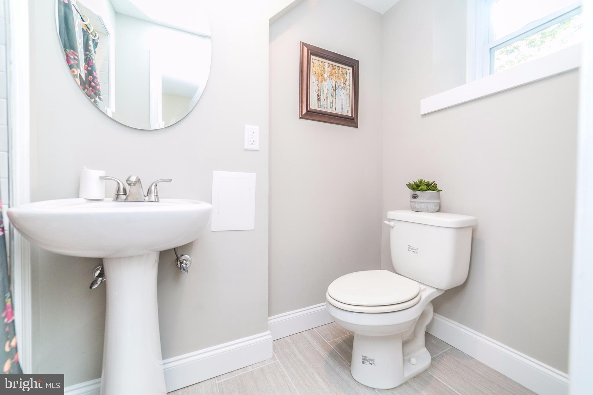 1611 Shadyside Road Baltimore, MD 21218 - Photo 12 of 30 Bath
