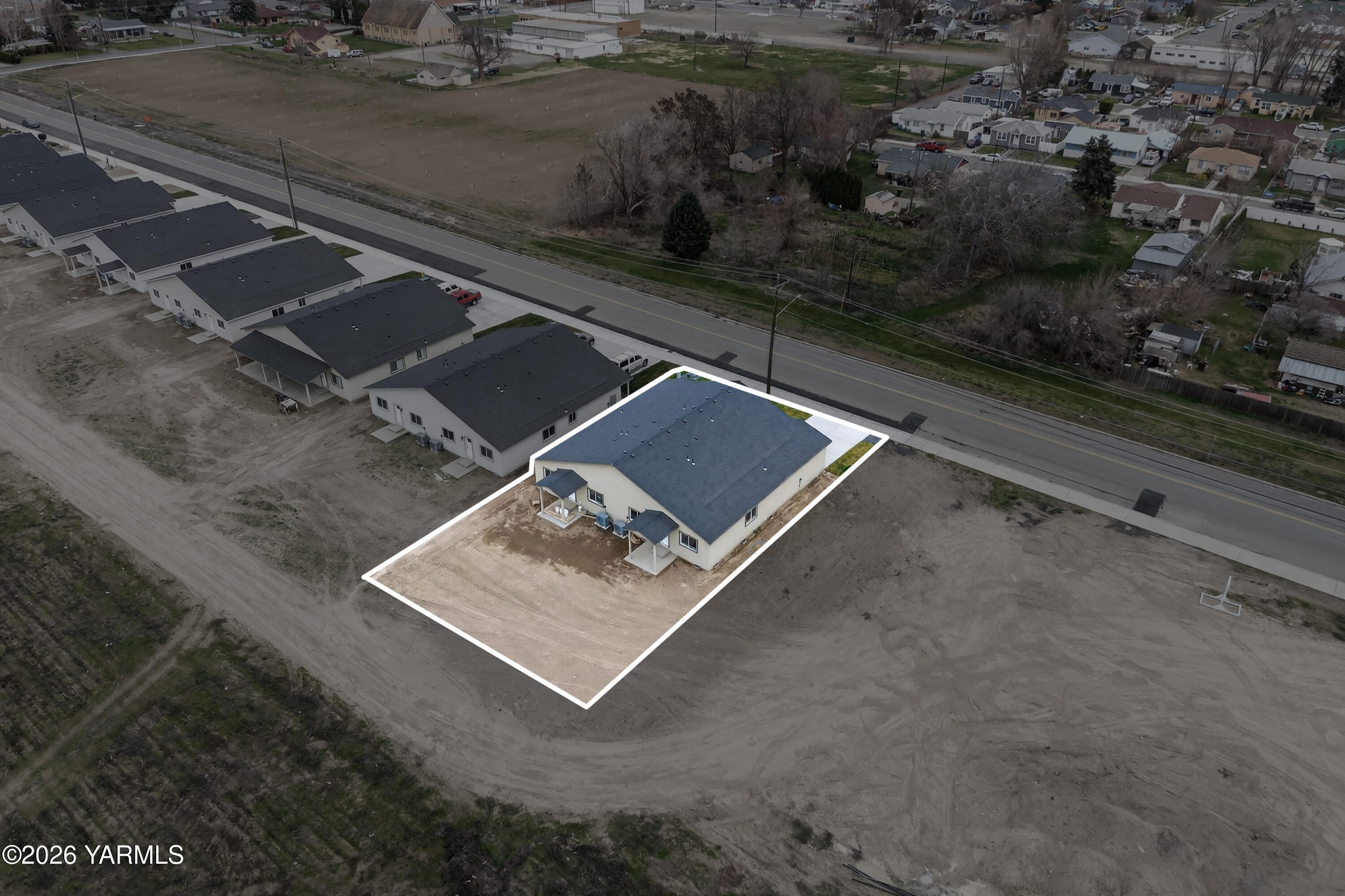 401 West Bonnieview Road Grandview, WA 98930 - Photo 6 of 35 DJI_20260315153858_0070_D-Edit