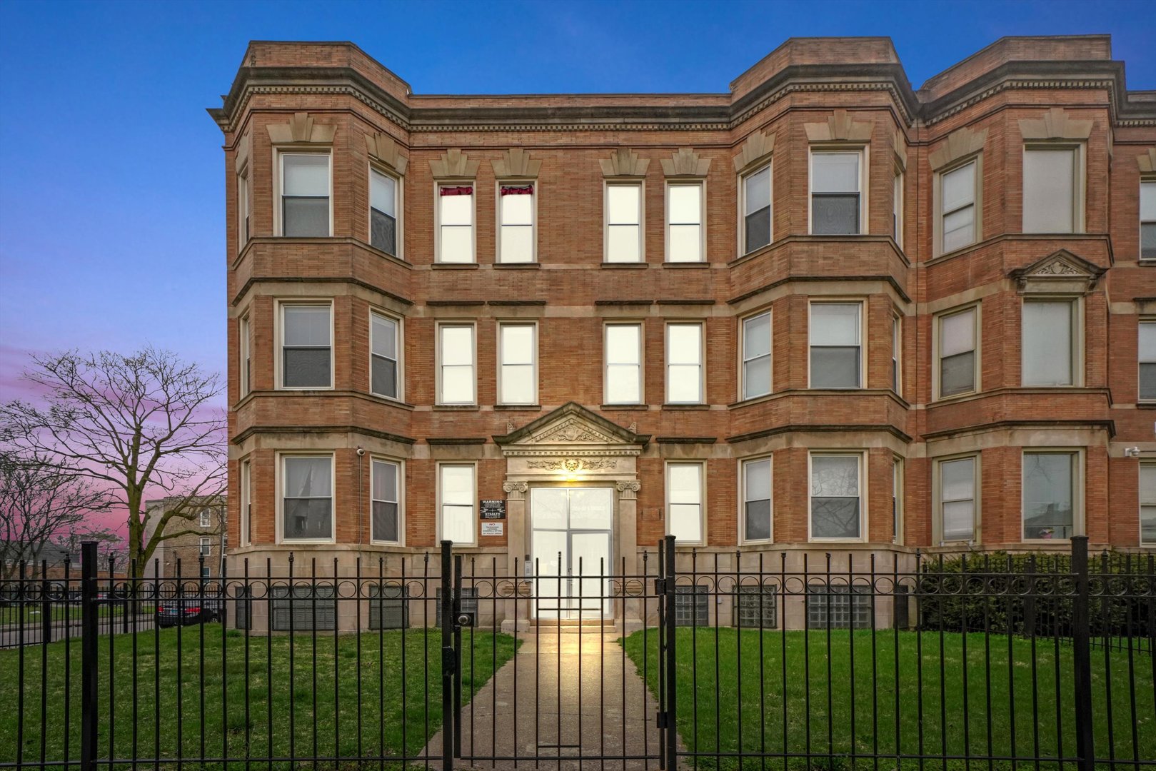 7152 South Emerald Avenue Chicago, IL 60621 - Photo 2 of 24
