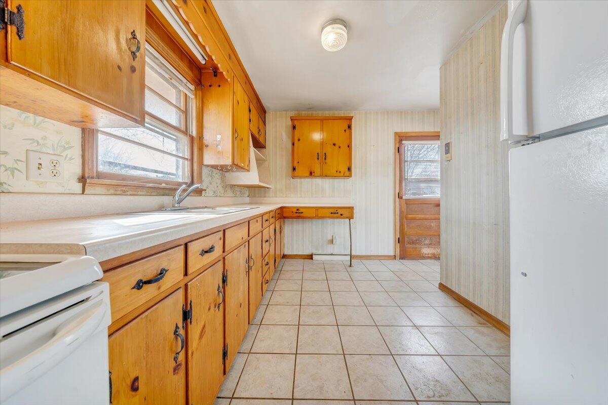 5769 Littleton Road Roanoke, VA 24012 - Photo 8 of 21 09-MIB09246