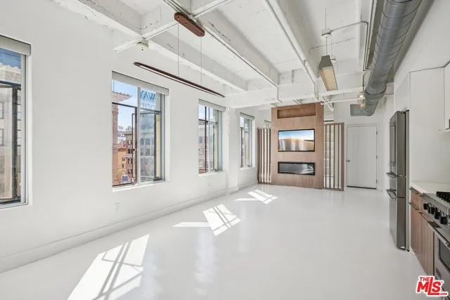 $3,495 | 6253 Hollywood Boulevard, Unit 1001, Los Angeles, CA 90028