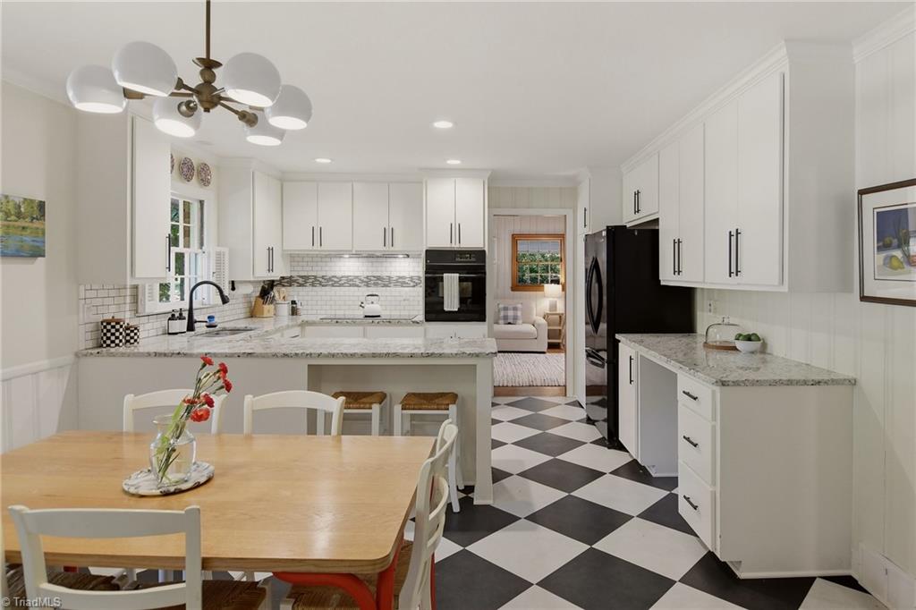 1117 Huntingdon Road Winston-Salem, NC 27104 - Photo 3 of 50
