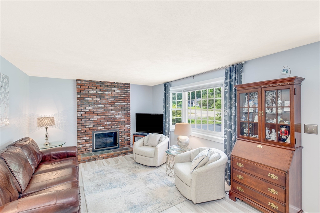 33 Farnham Road Rowley, MA 01969 - Photo 9 of 36