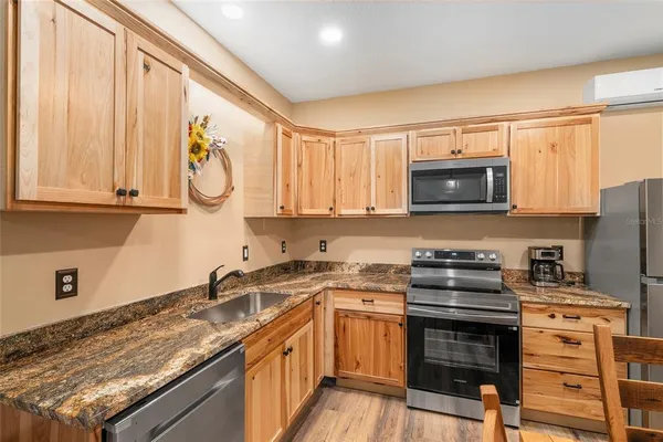 $1,300,000 | 13869 South Highway 475, Summerfield, FL 34491