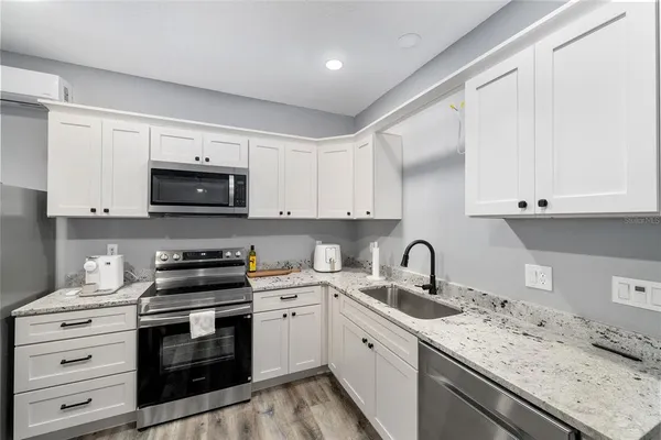 $1,300,000 | 13869 South Highway 475, Summerfield, FL 34491