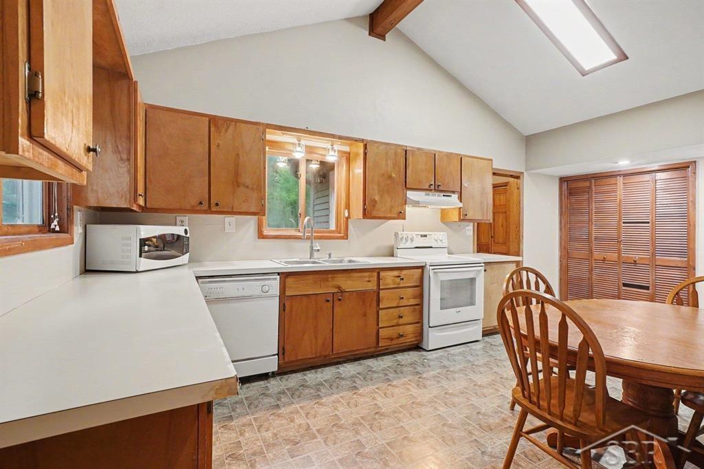 2626 Brady Road Lupton, MI 48635 - Photo 6 of 30