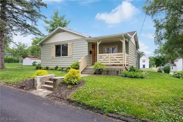 $167,000 | 23 Curley Court Southeast, Massillon, OH 44646